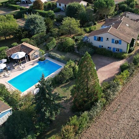 Bed and Breakfast Les Pierres Blanches Bonneuil-Matours Exterior foto