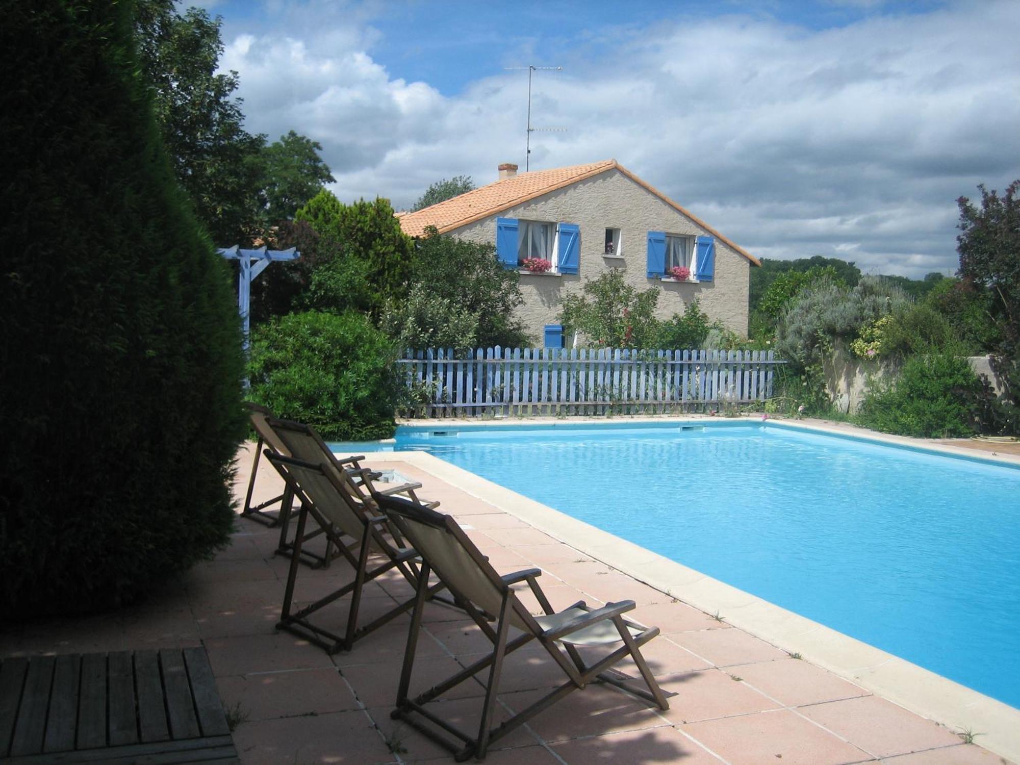 Bed and Breakfast Les Pierres Blanches Bonneuil-Matours Exterior foto